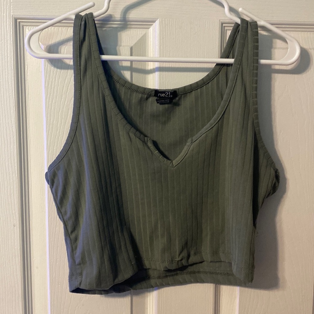 Green cropped tank